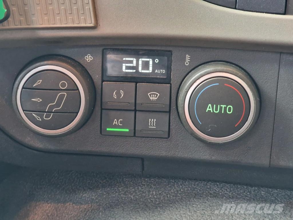 Volvo FM 13.500 Globetrotter 8x4*4 - Cable system / 3 si Camiones elevadores de gancho