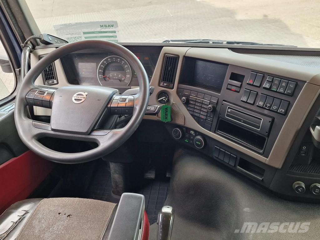 Volvo FM 13.500 Globetrotter 8x4*4 - Cable system / 3 si Camiones elevadores de gancho