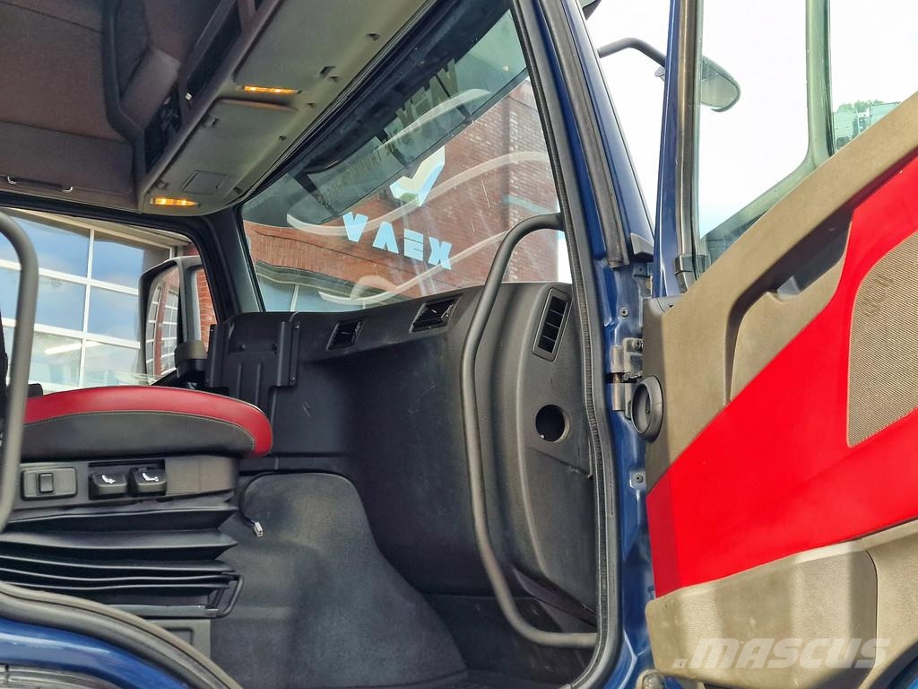 Volvo FM 13.500 Globetrotter 8x4*4 - Cable system / 3 si Camiones elevadores de gancho