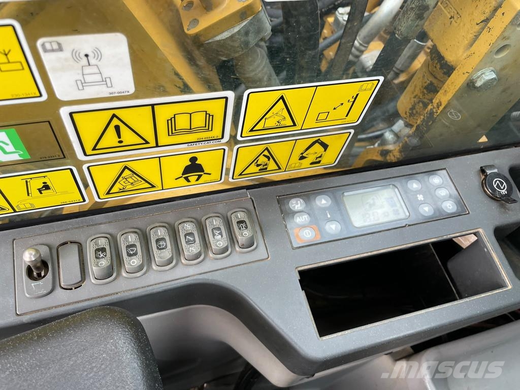 CAT 320FL 대형 굴삭기 29톤 이상
