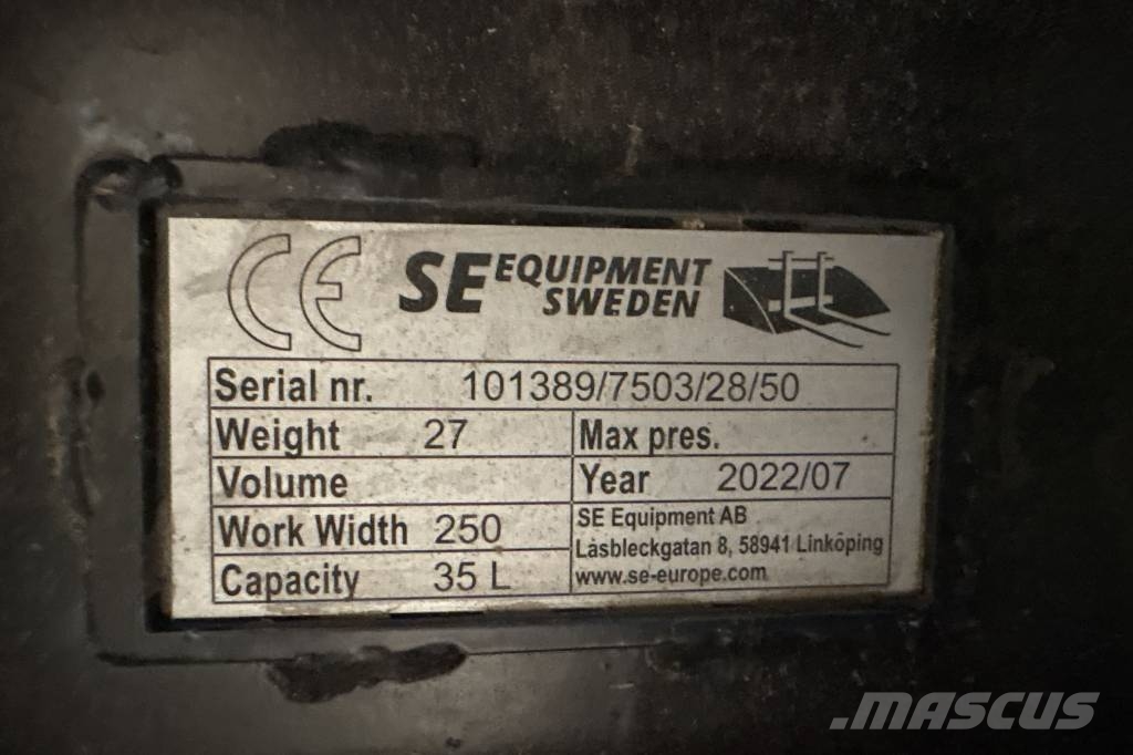 CAT 302 CR, Med Nytt skoppaket, Nya Gummilarver 小型挖掘机