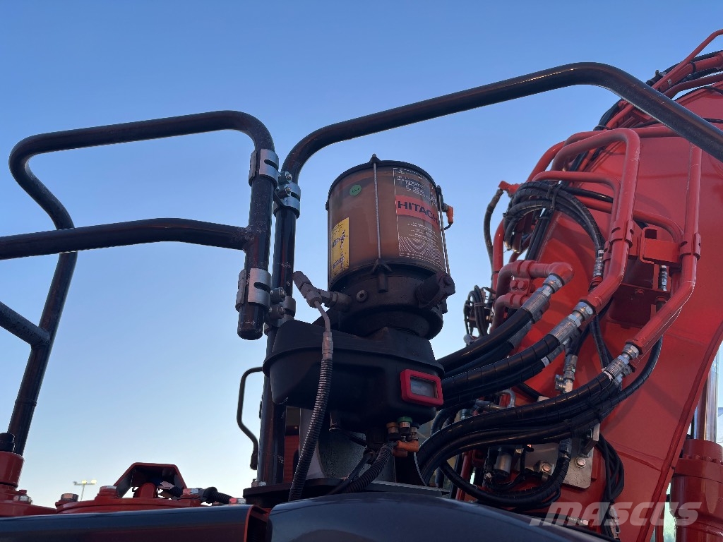 Hitachi ZX 135 US-7 /Demokone, Huippu varusteet, Stage V حفارات زحافة