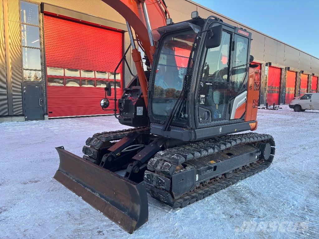 Hitachi ZX 135 US-7 /Demokone, Huippu varusteet, Stage V حفارات زحافة