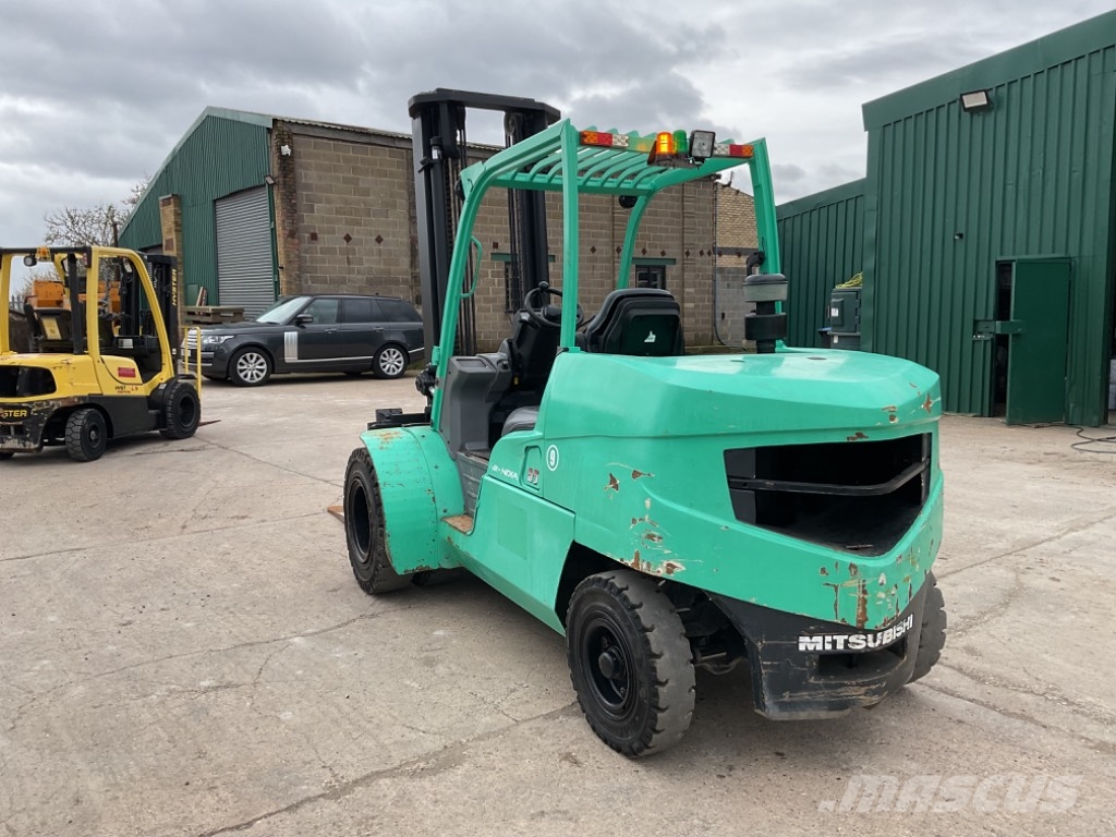 Mitsubishi FD55NT Diesel gaffeltrucks