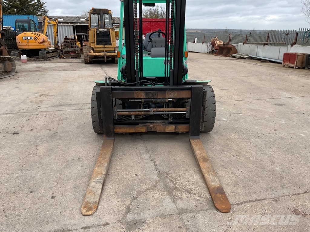 Mitsubishi FD55NT Diesel gaffeltrucks