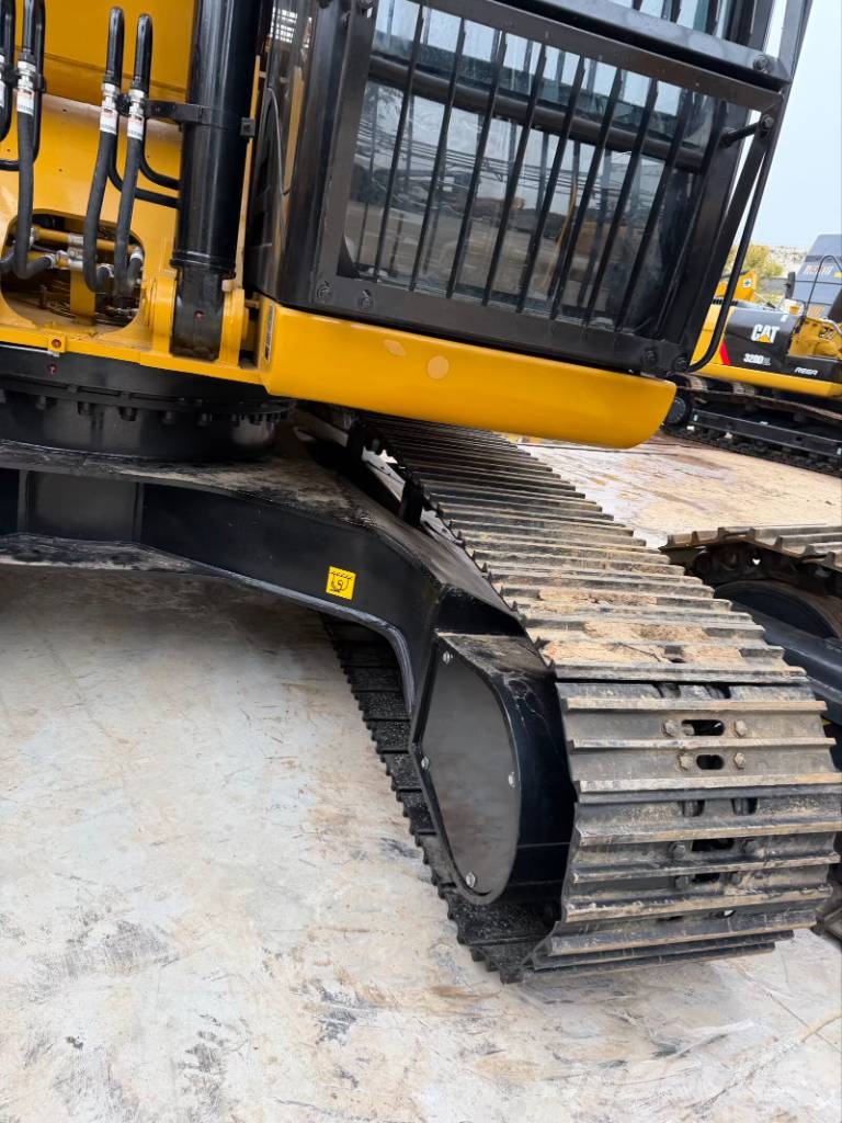 CAT 325D2L 3000 units excavators in stock Верижен екскаватор