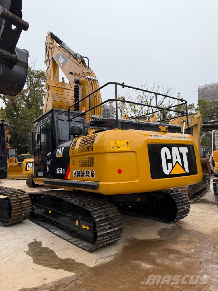 CAT 325D2L 3000 units excavators in stock Верижен екскаватор