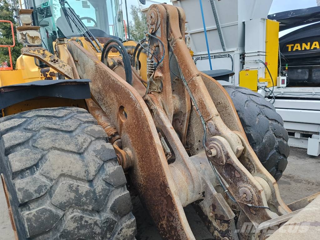 Volvo L 220 H shovel wiellader loader Kolesni nakladalci