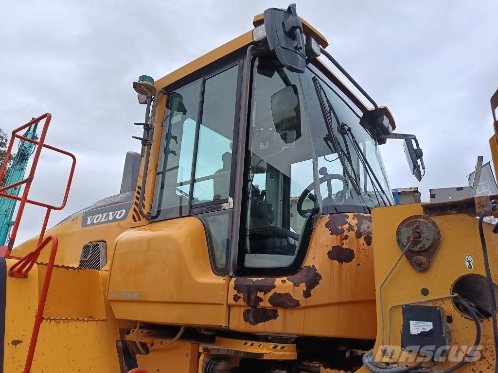 Volvo L 220 H shovel wiellader loader Kolesni nakladalci