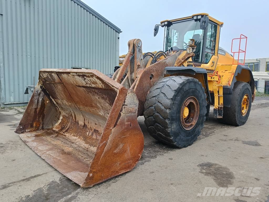 Volvo L 220 H shovel wiellader loader Kolesni nakladalci