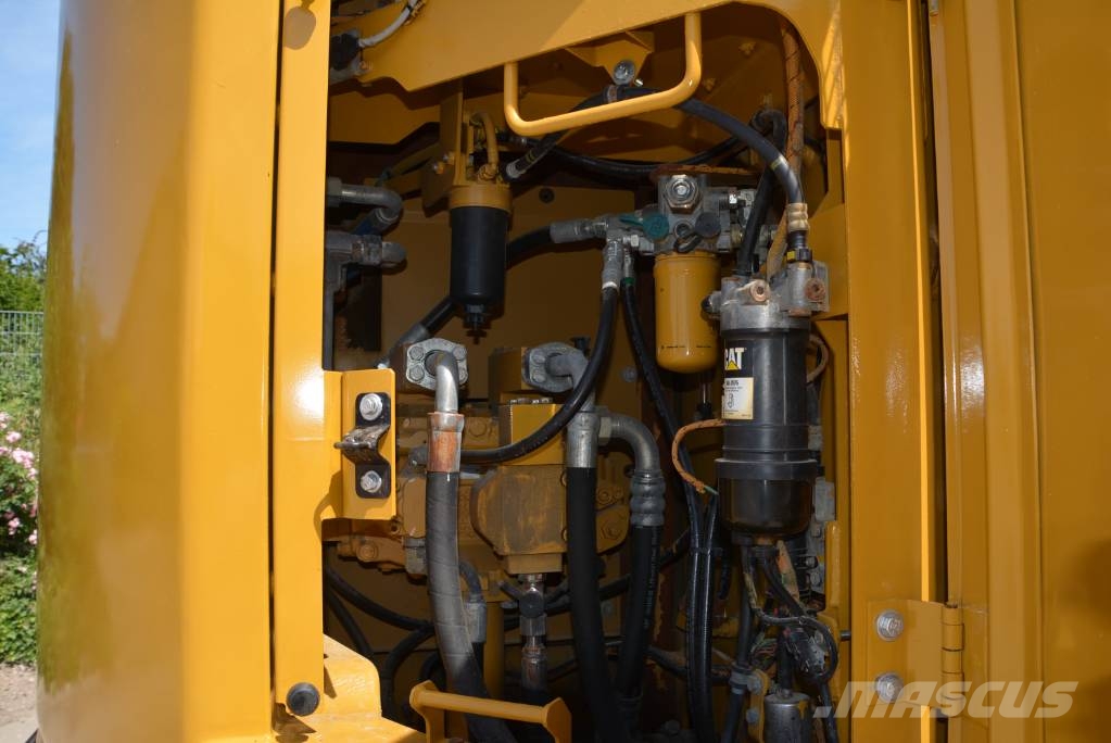 CAT 325 FL CR Crawler excavators