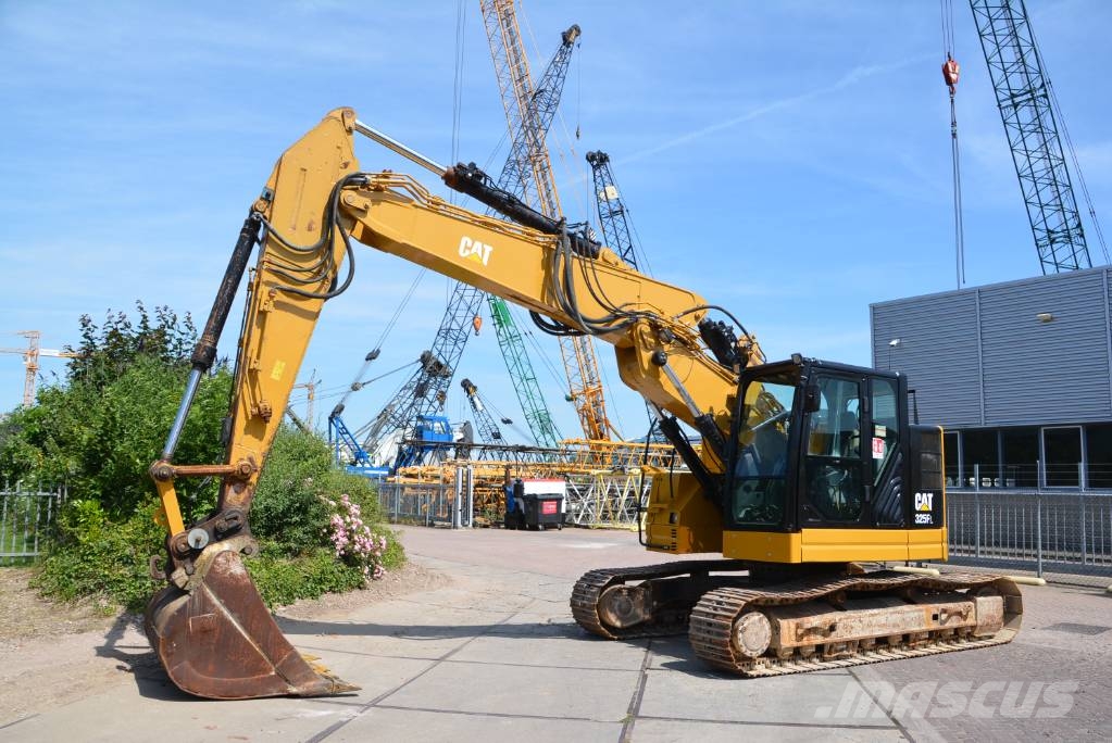 CAT 325 FL CR Crawler excavators