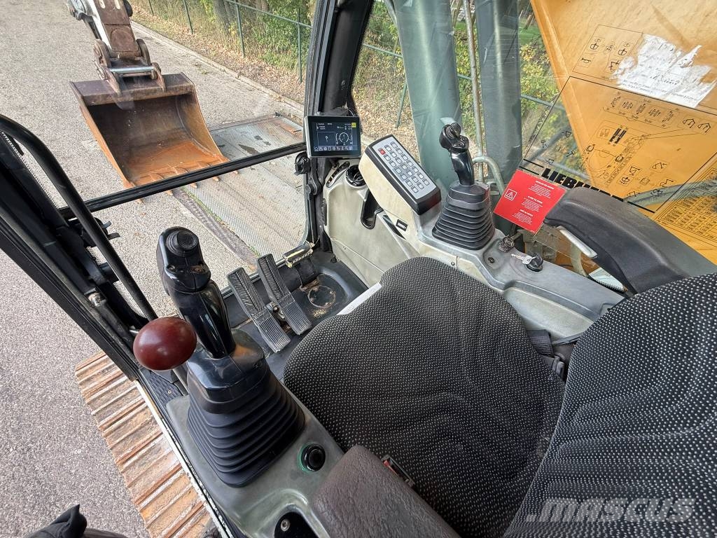 Liebherr R 924 LC Roomikekskavaatorid