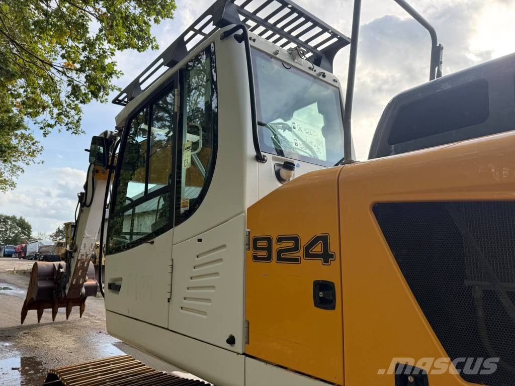 Liebherr R 924 LC Roomikekskavaatorid