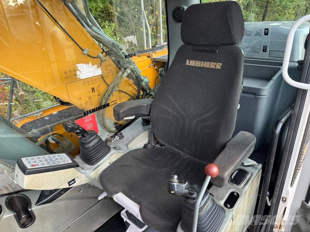 Liebherr R 924 LC Roomikekskavaatorid