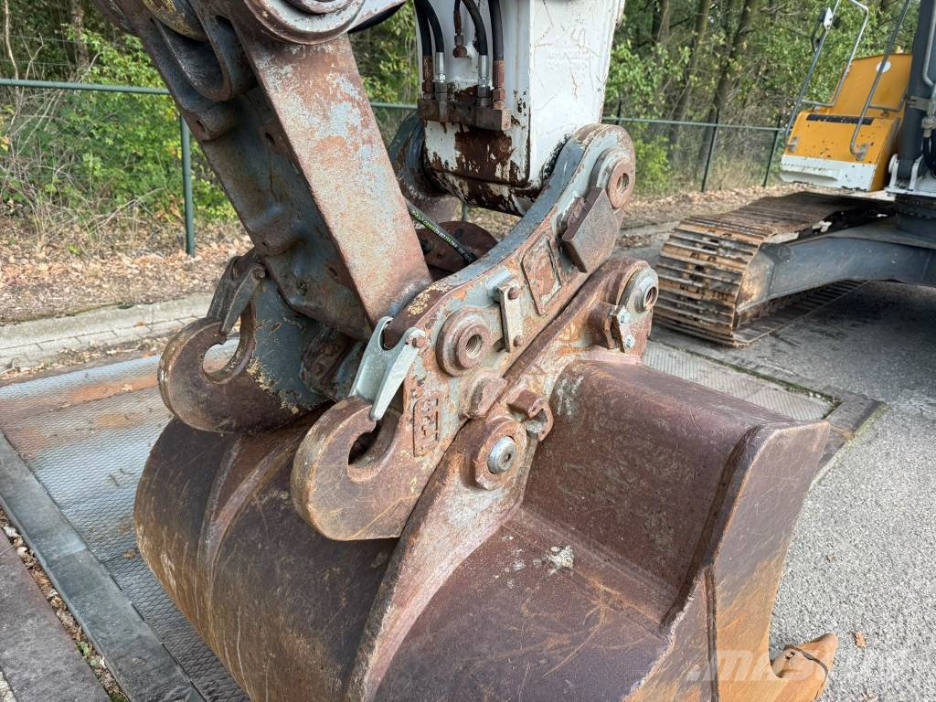 Liebherr R 924 LC Roomikekskavaatorid