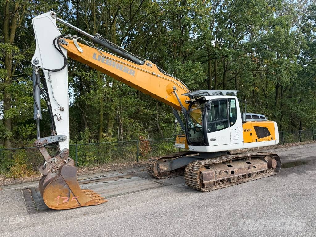 Liebherr R 924 LC Roomikekskavaatorid