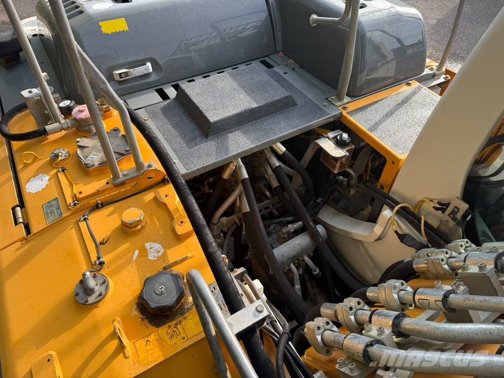 Liebherr R 924 LC Roomikekskavaatorid