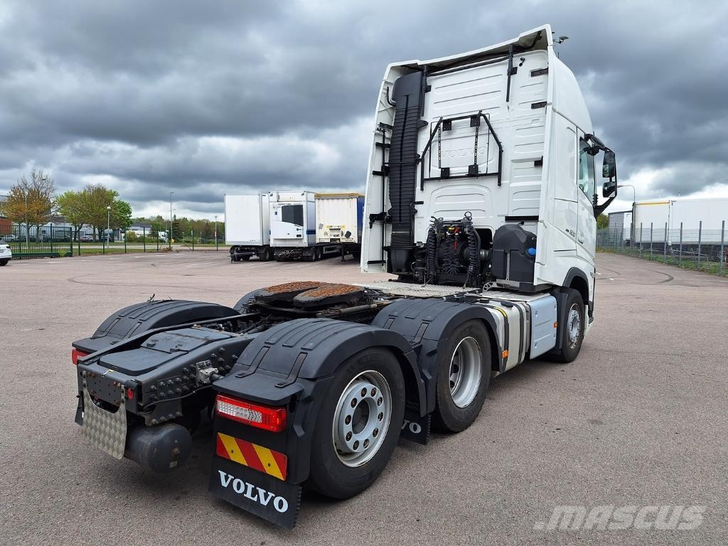 Volvo Vehicle Tractor 6x2-2 Standard Trækkere