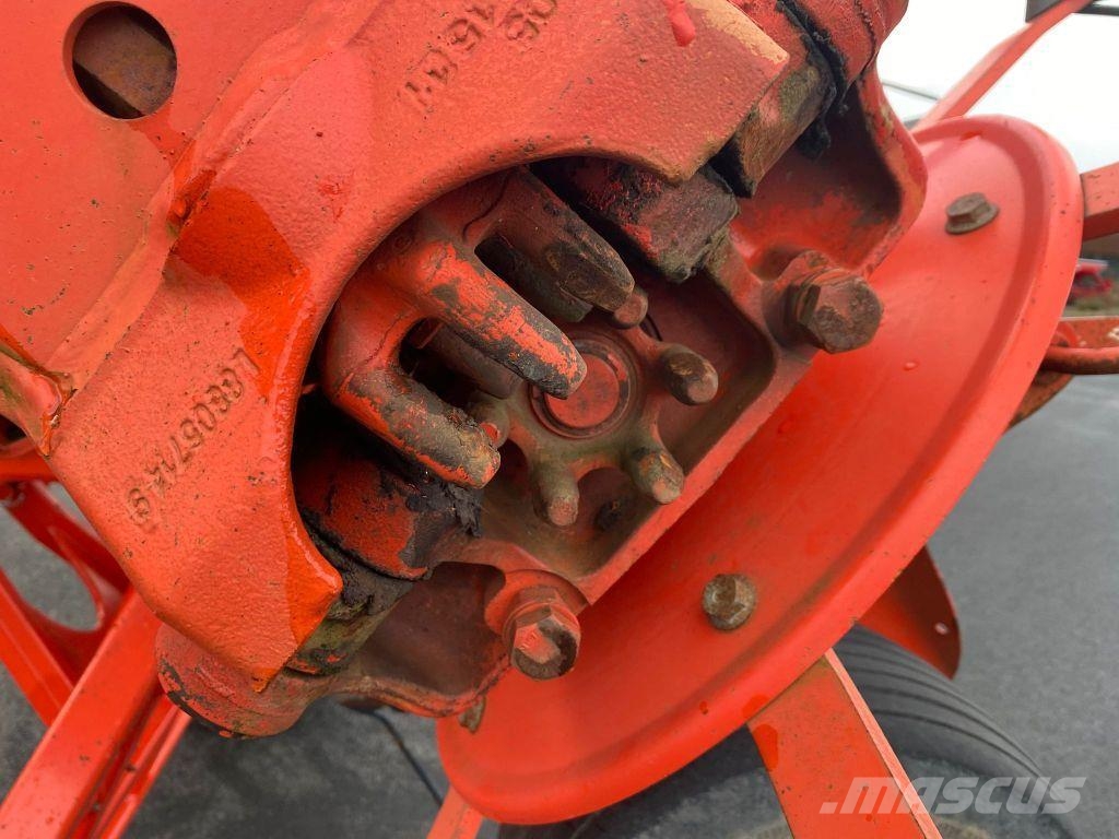 Kuhn GF8702T GII Τσουγκράνες και χορτοξηραντικές μηχανές