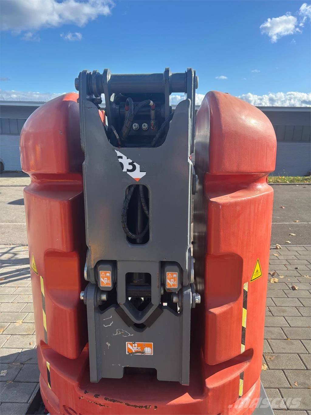 SkyJack SJ30ARJE 2WD Kĺbové plošiny