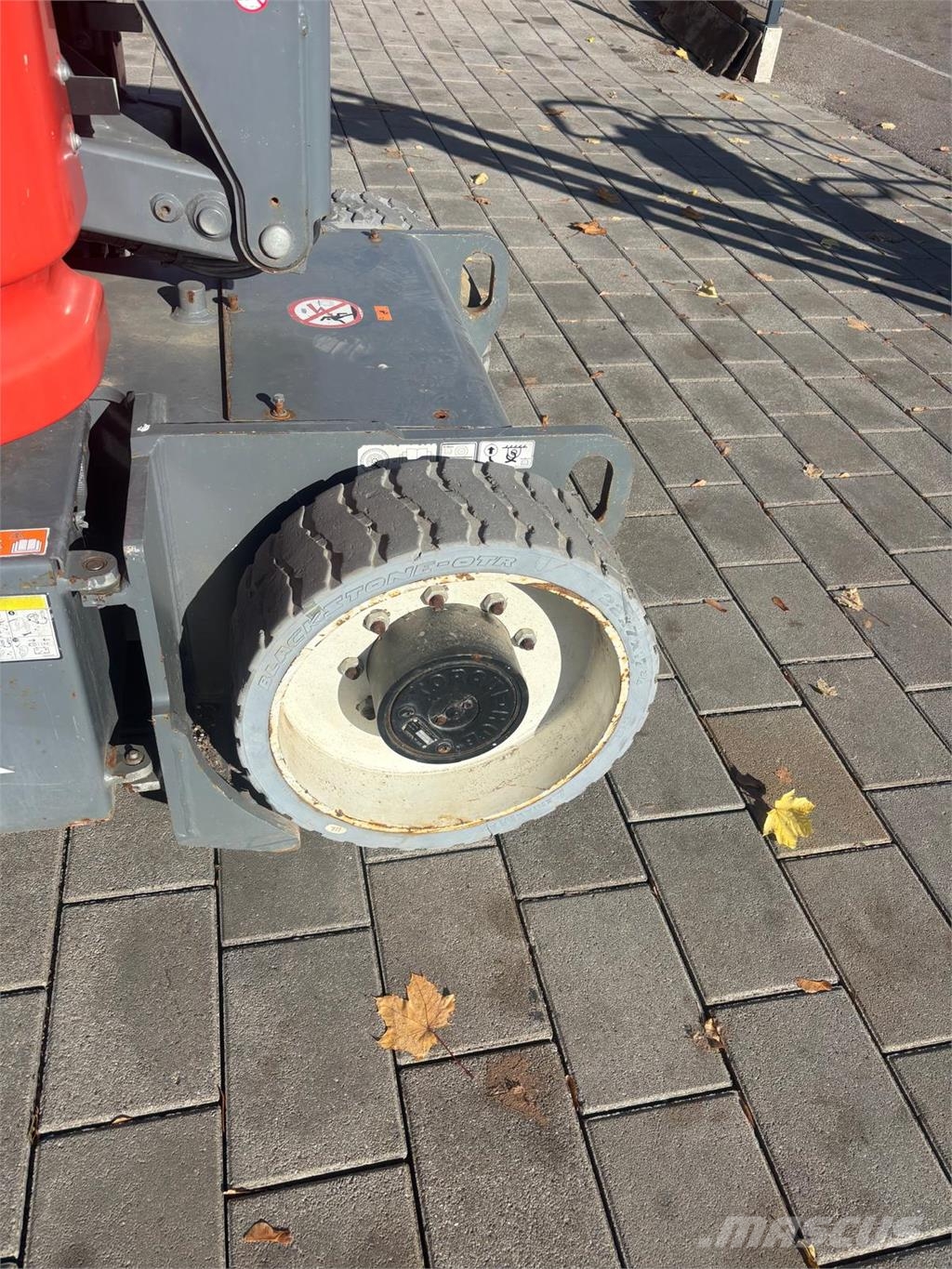 SkyJack SJ30ARJE 2WD Съчленени стрелови подемници