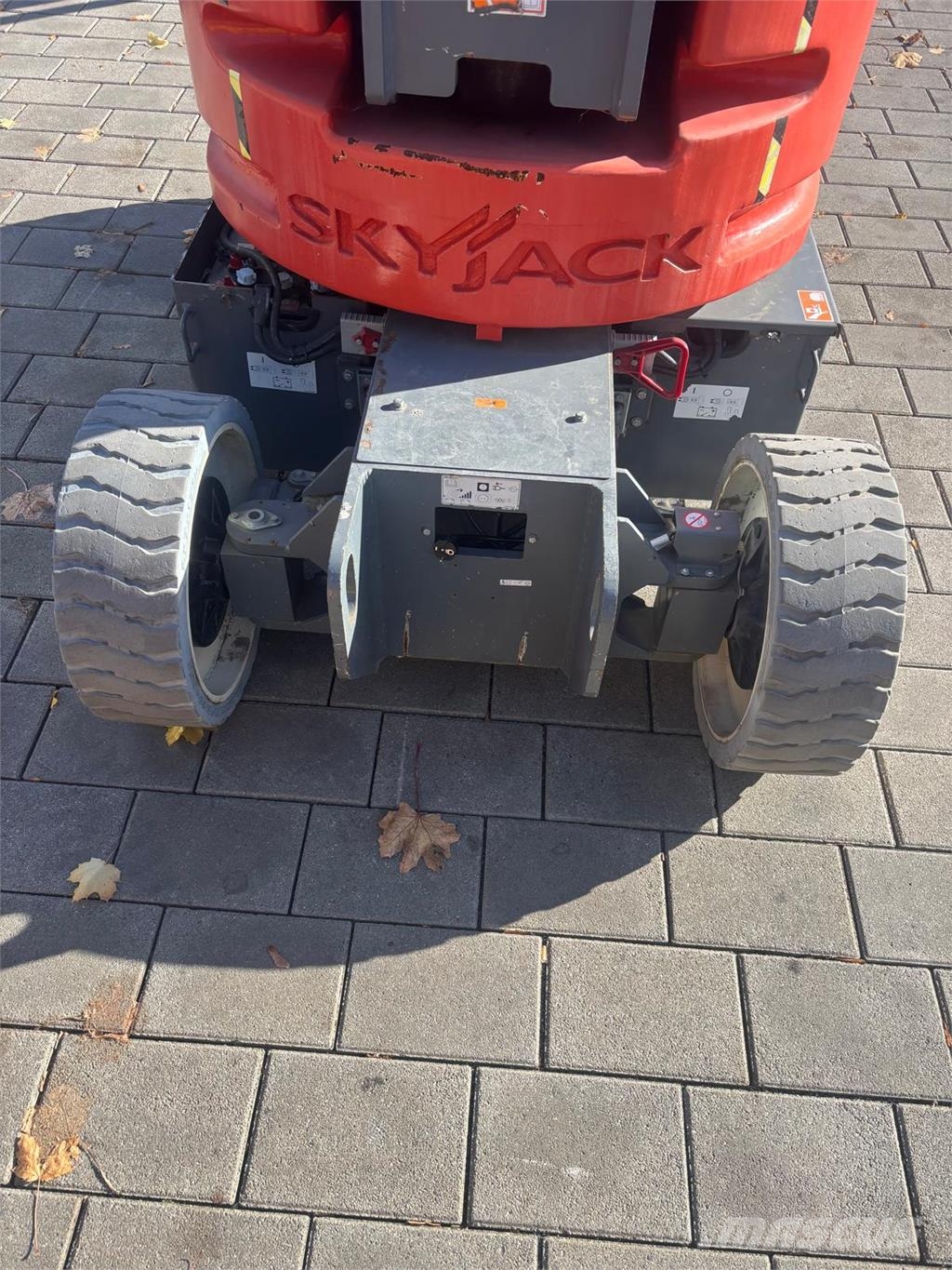 SkyJack SJ30ARJE 2WD Съчленени стрелови подемници