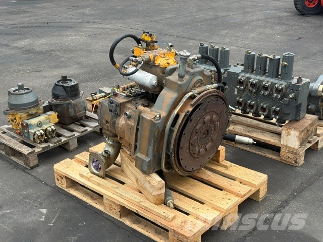 Liebherr R 954 B USED HYDRAULIC PARTS COMPLET هيدروليات