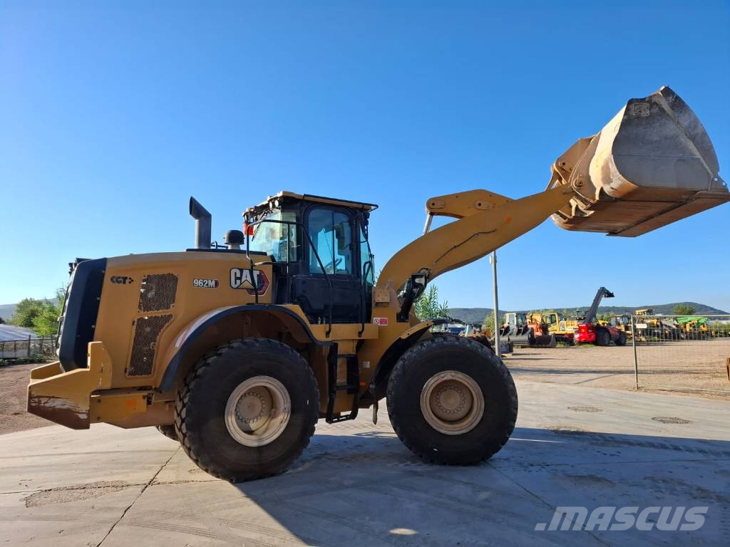 CAT 962 M Iekrāvēji uz riteņiem