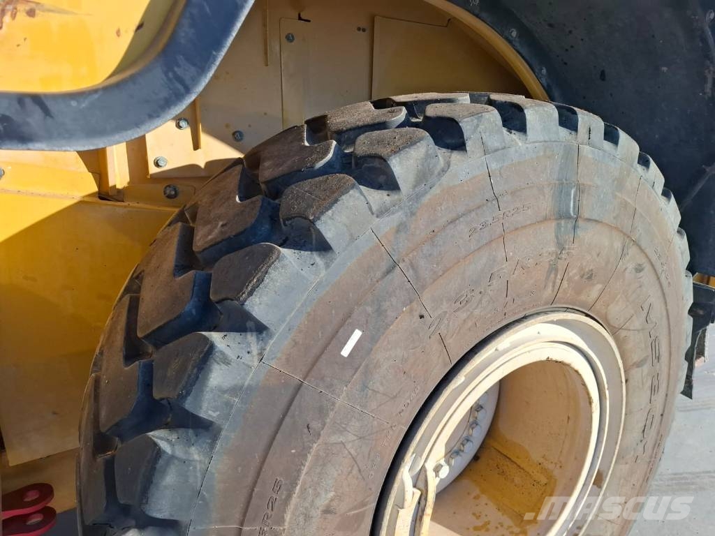 CAT 962 M Iekrāvēji uz riteņiem