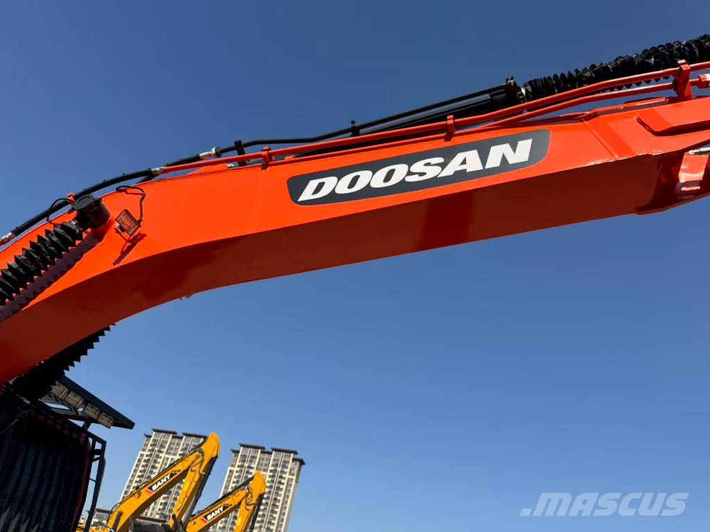 Doosan DX 300 Vikšriniai ekskavatoriai