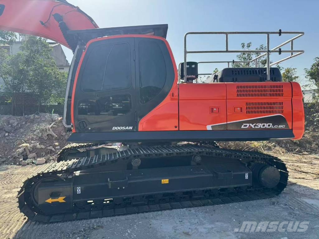 Doosan DX 300 Vikšriniai ekskavatoriai