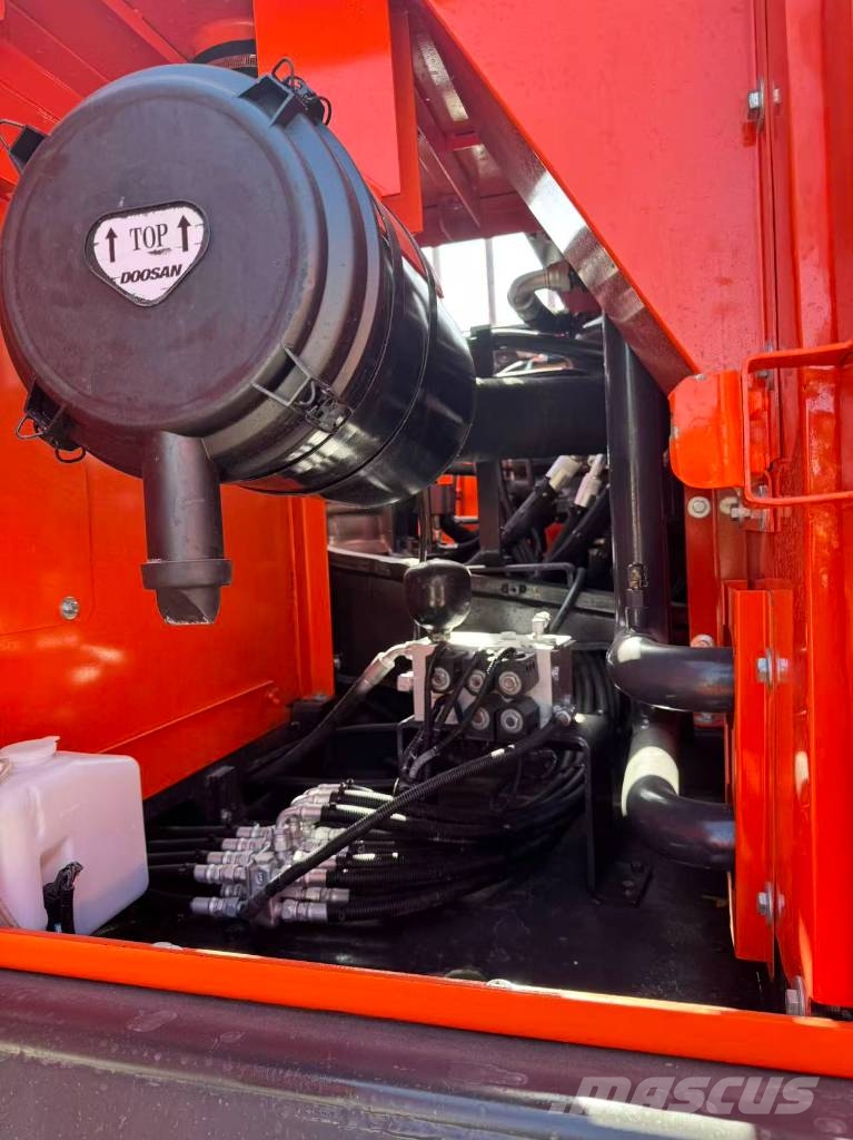 Doosan DX 300 Vikšriniai ekskavatoriai