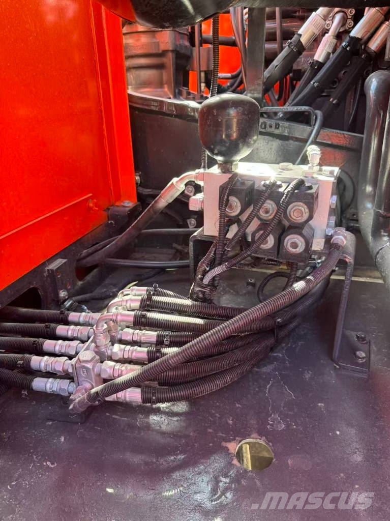 Doosan DX 300 Vikšriniai ekskavatoriai
