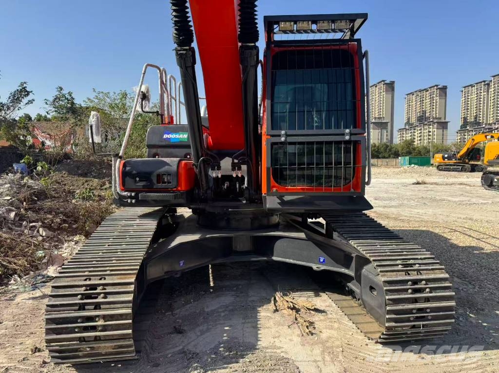 Doosan DX 300 Vikšriniai ekskavatoriai