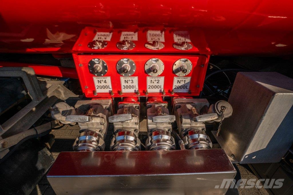 Renault MIDLUM 220 ALU CM 9.000L+4COMP Camiones cisternas