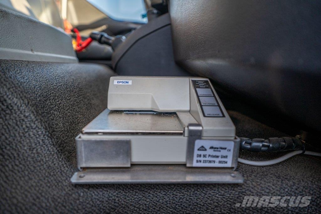 Renault MIDLUM 220 ALU CM 9.000L+4COMP Camiones cisternas