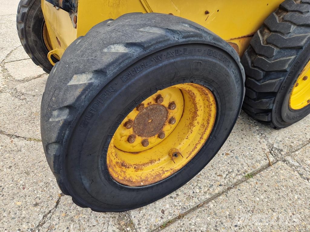 CAT 216B3 schranklader met 1191 uur Minicargadoras