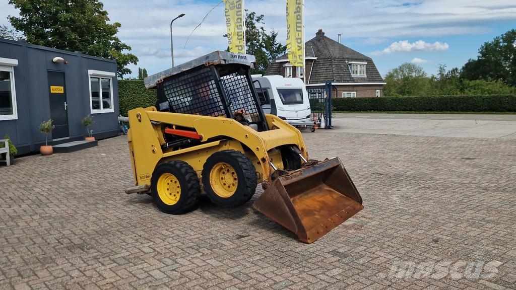 CAT 216B3 schranklader met 1191 uur Minicargadoras