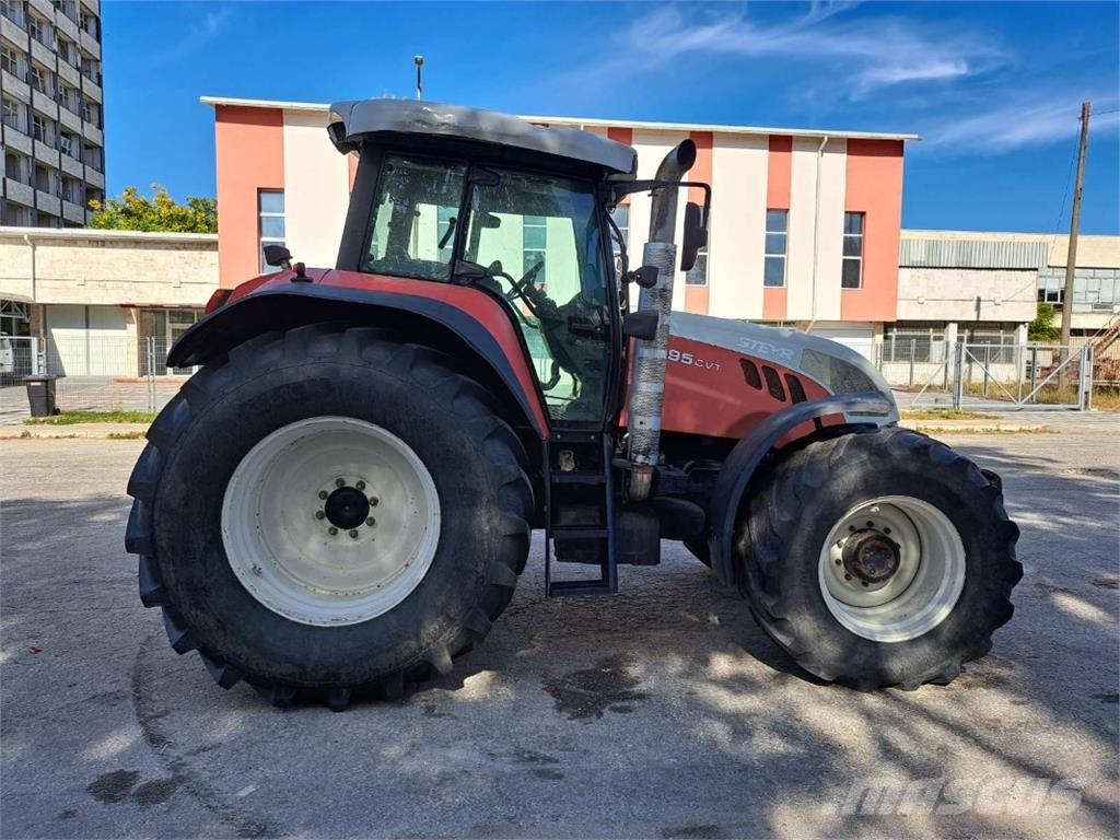 Steyr 6195 CVT الجرارات