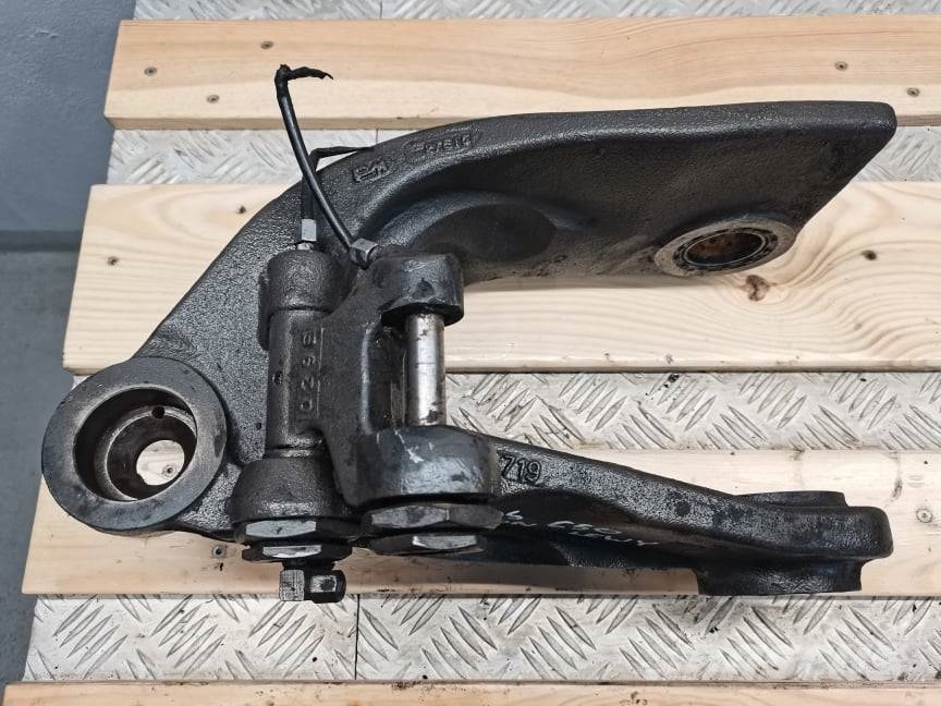 Steyr CVT ..... {Carraro left upper rocker Ходовая часть и подвеска