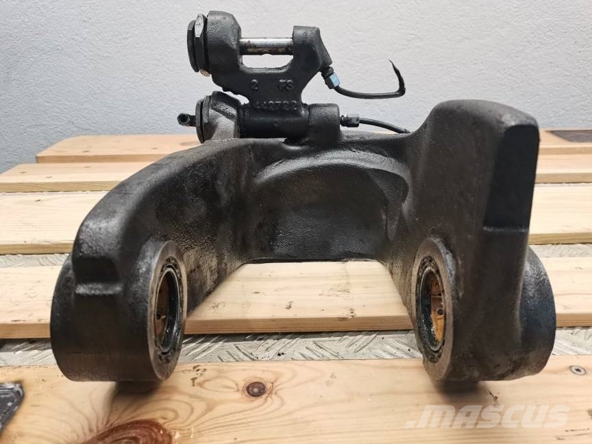 Steyr CVT ..... {Carraro left upper rocker Ходовая часть и подвеска