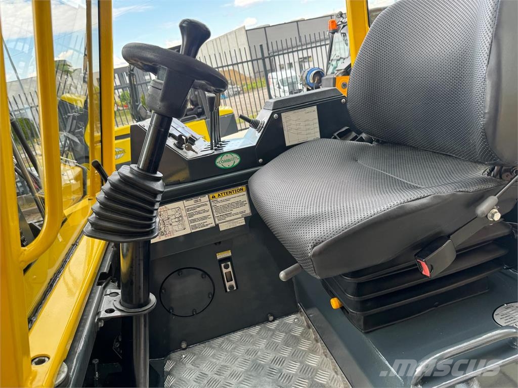 Combilift C4500CB // 2019 year // Triplex 6400 mm 四向前伸式堆高機(叉車)