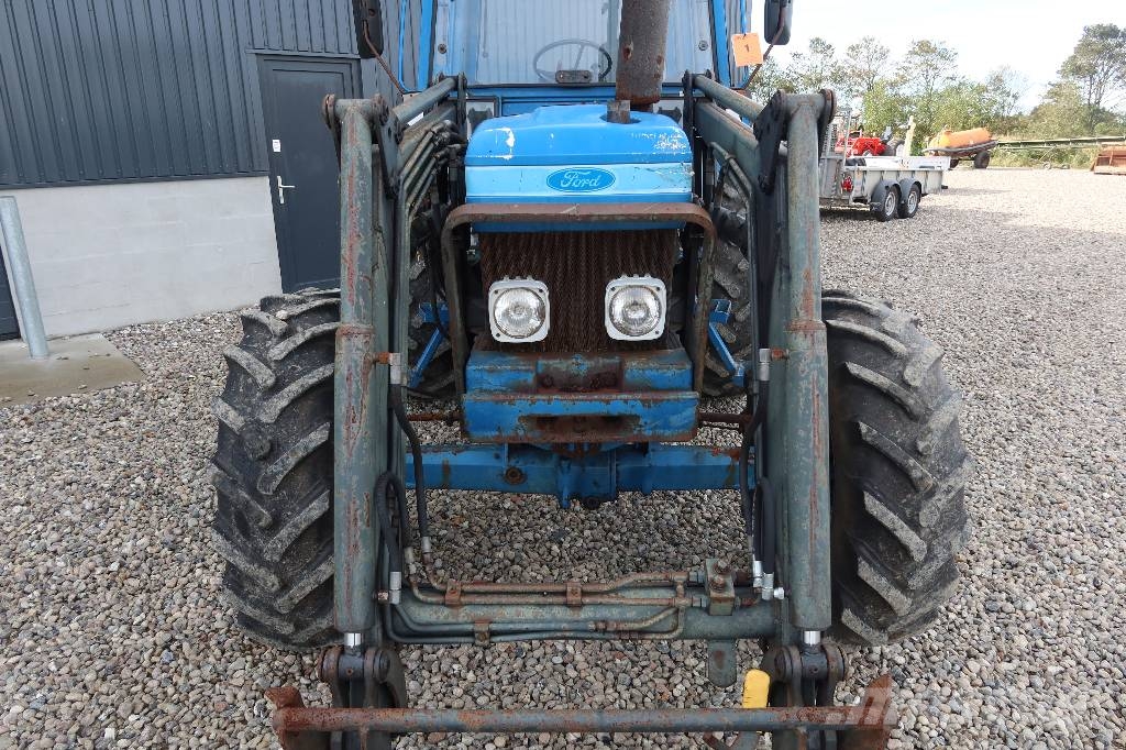 Ford TRAKTOR Трактори