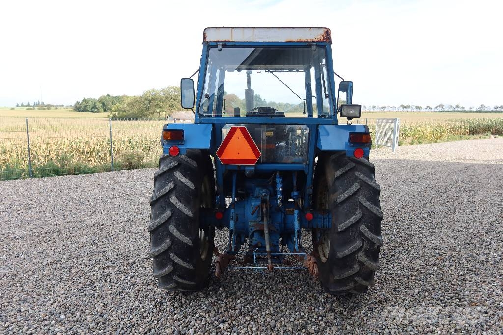 Ford TRAKTOR Трактори