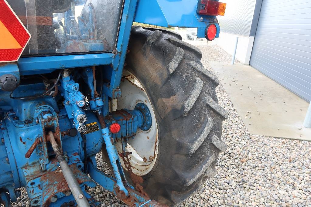 Ford TRAKTOR Трактори