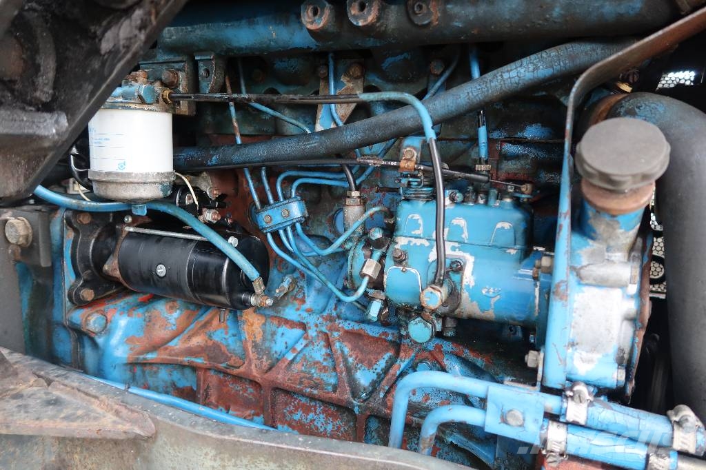 Ford TRAKTOR Трактори