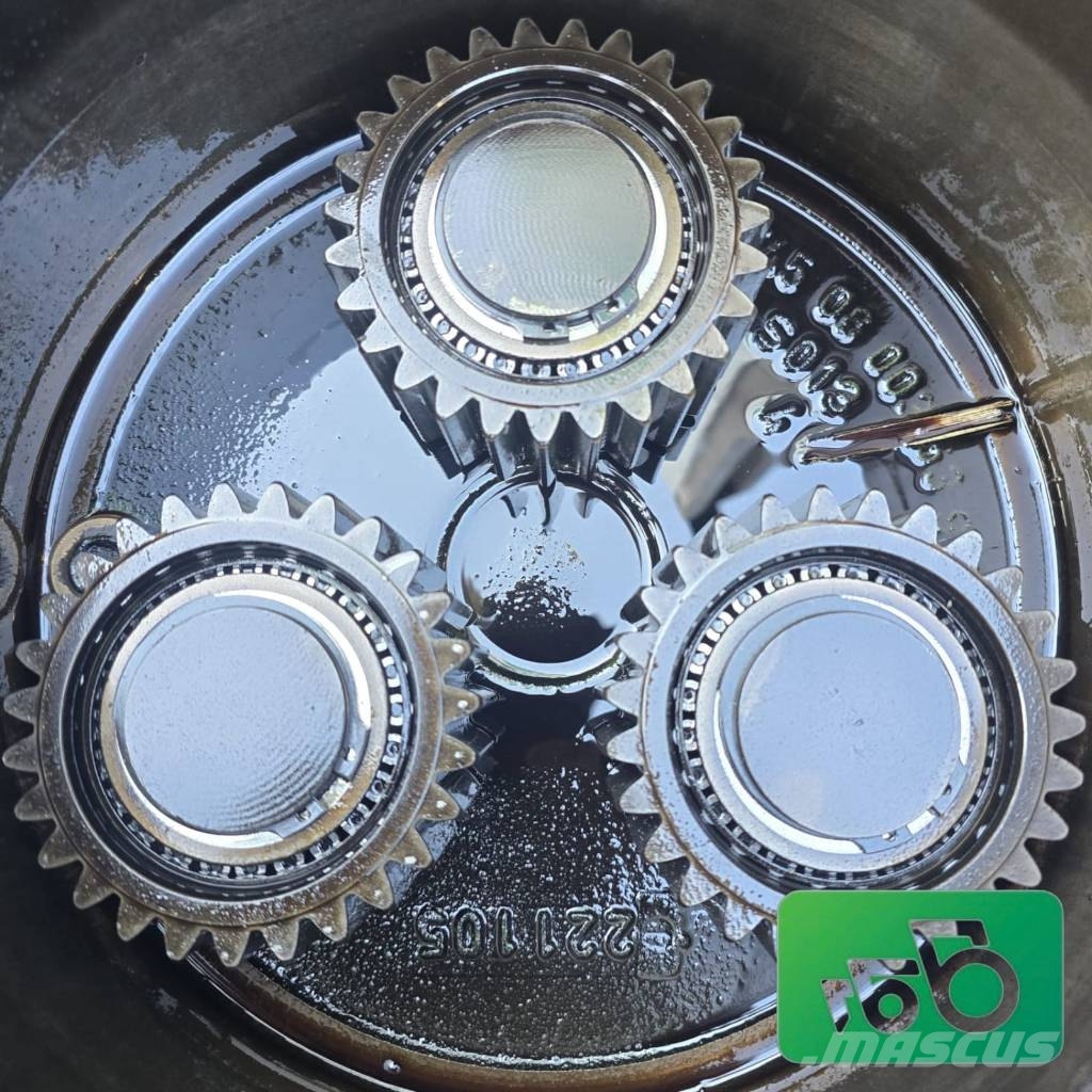 Valtra T150 Final drive Steering knuckle Hub 7400101662 A Rama i zawieszenie