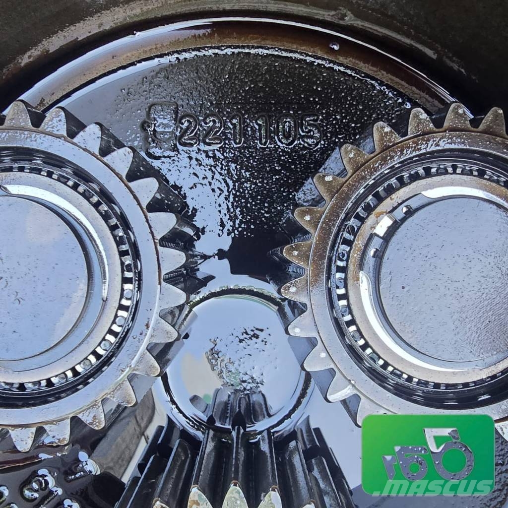Valtra T150 Final drive Steering knuckle Hub 7400101662 A Rama i zawieszenie