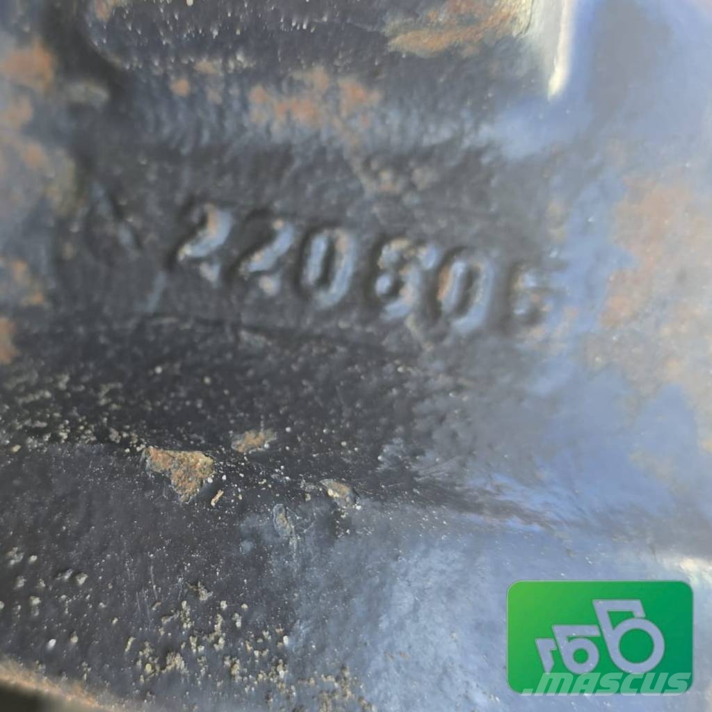 Valtra T150 Final drive Steering knuckle Hub 7400101662 A Rama i zawieszenie